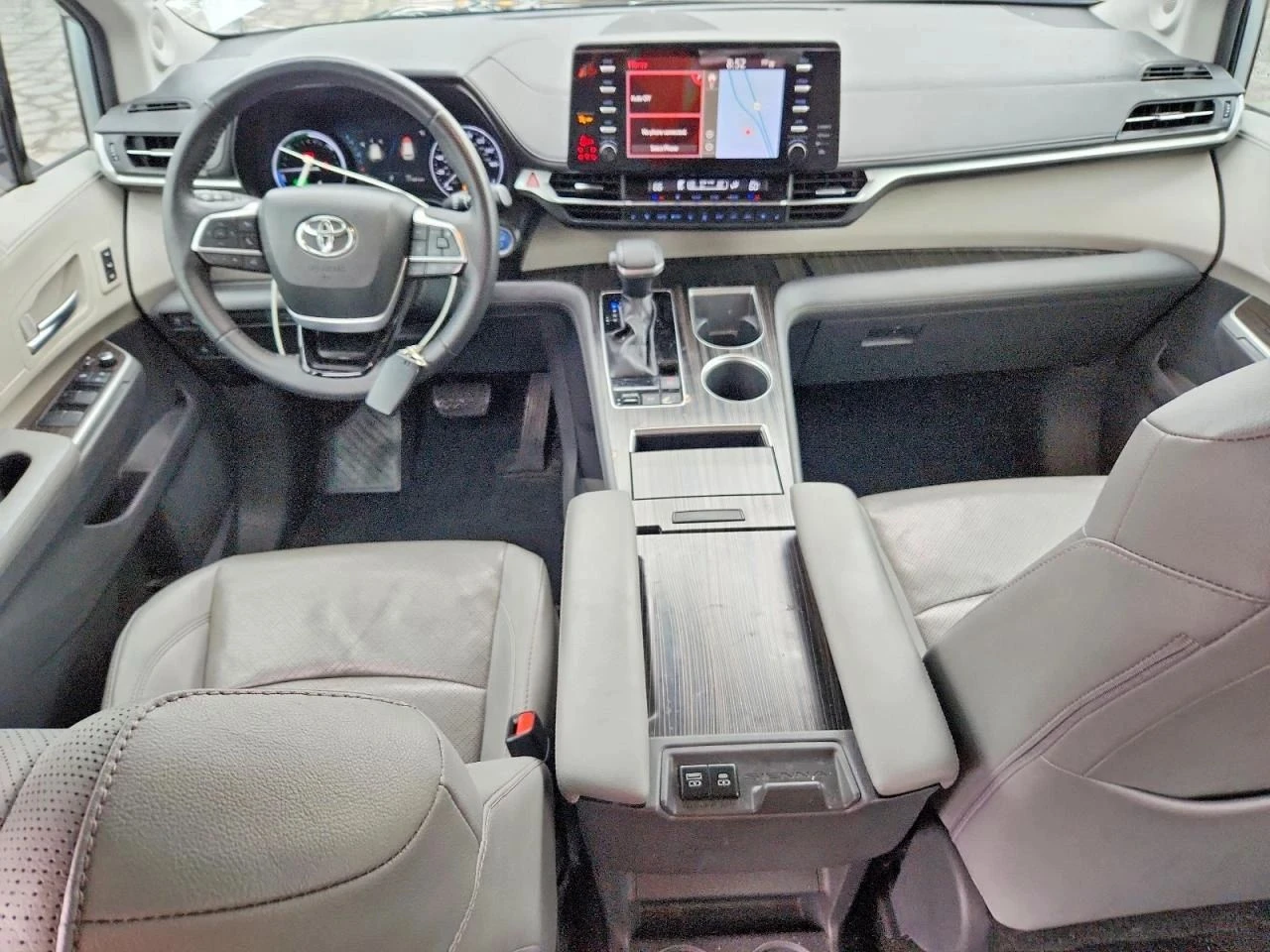 Toyota Sienna, снимка 8 - Автомобили и джипове - 56689758