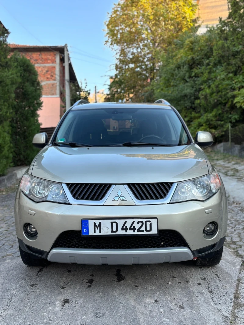 Mitsubishi Outlander 2.2 DI-D, снимка 3 - Автомобили и джипове - 45012677