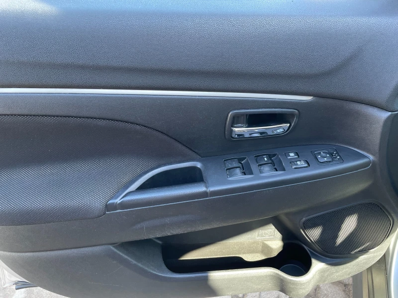 Mitsubishi ASX, снимка 8 - Автомобили и джипове - 52596418