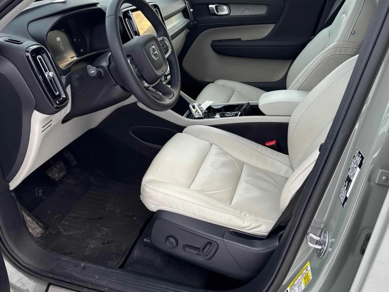 Volvo XC40 Plus Bright Theme * CARFAX * БЕЗ ПЪРВОНАЧАЛНА, снимка 6 - Автомобили и джипове - 52820104