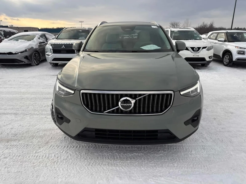 Volvo XC40 Plus Bright Theme * CARFAX * БЕЗ ПЪРВОНАЧАЛНА, снимка 2 - Автомобили и джипове - 52820104