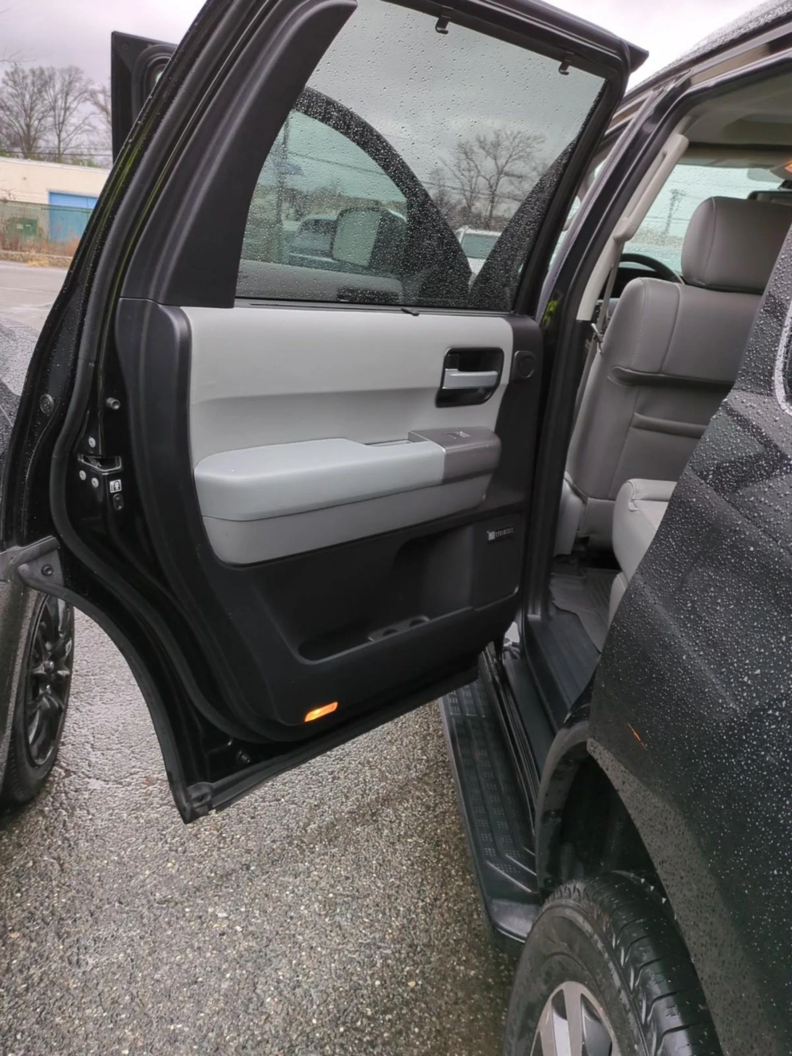 Toyota Sequoia Limited  - изображение 4