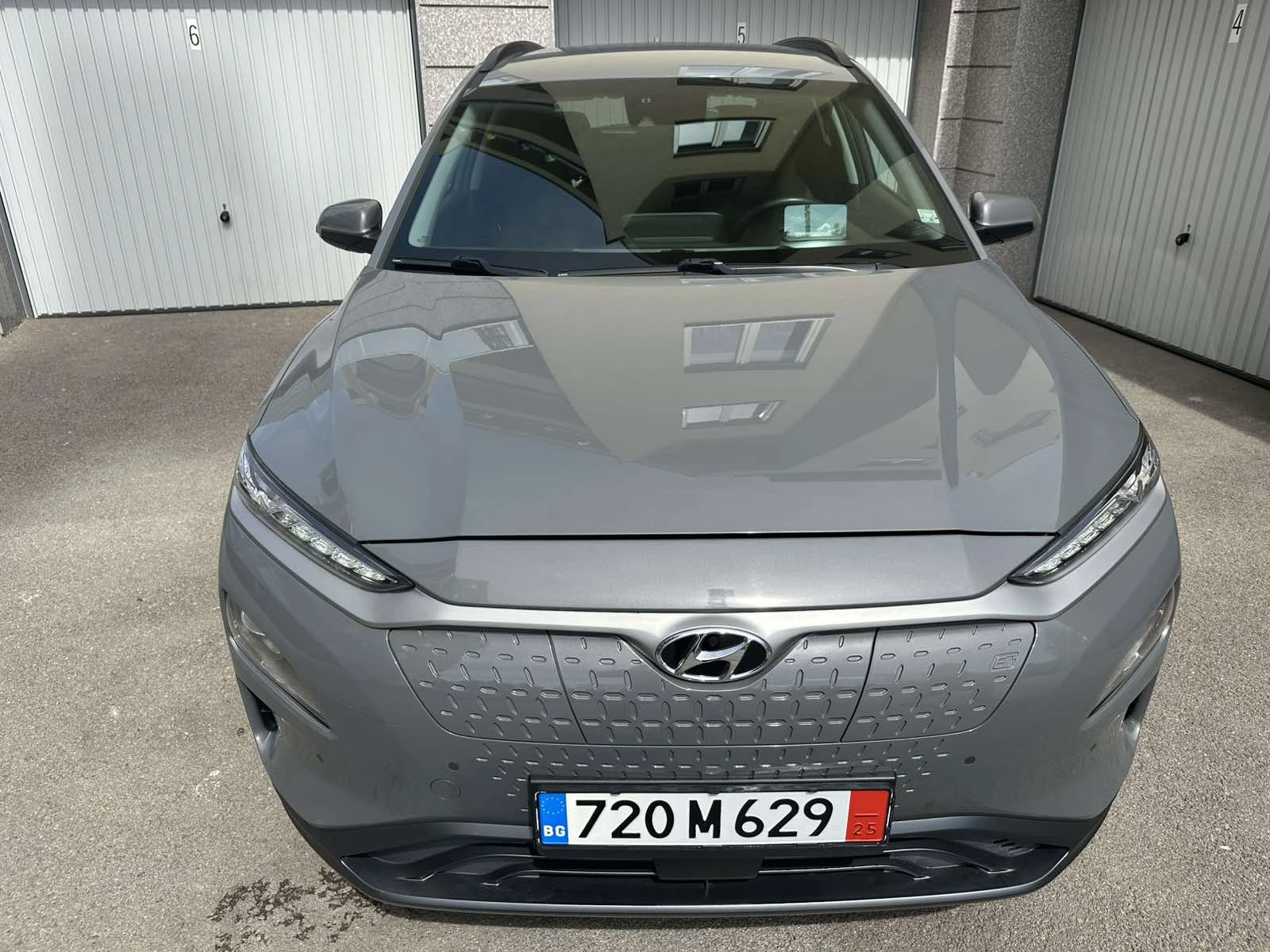 Hyundai Kona PREMIUM 64KWh FULL ASSIST/HEADUP/DISSTR/SOH98.6% - изображение 4