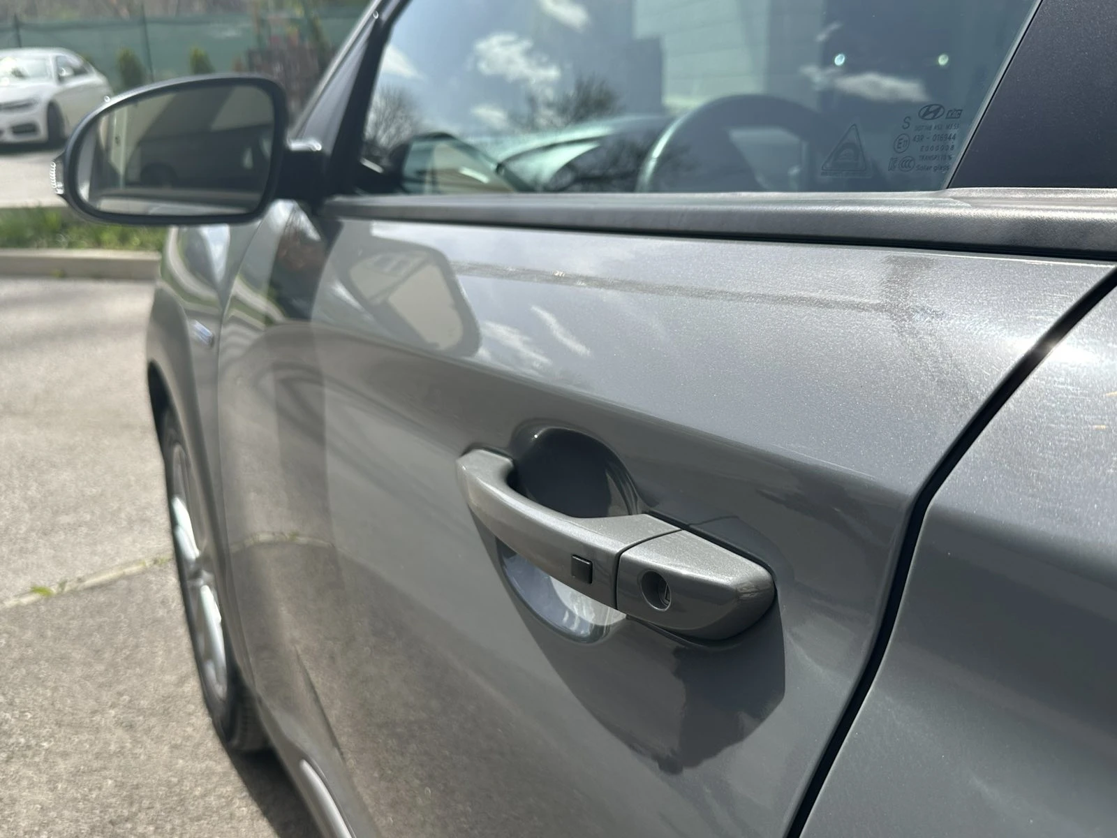 Hyundai Kona PREMIUM 64KWh FULL ASSIST/HEADUP/DISSTR/SOH98.6% - изображение 8