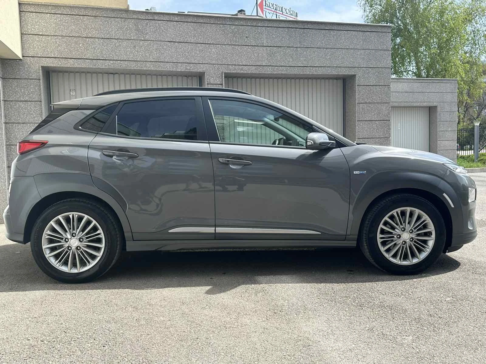Hyundai Kona PREMIUM 64KWh FULL ASSIST/HEADUP/DISSTR/SOH98.6% - изображение 7