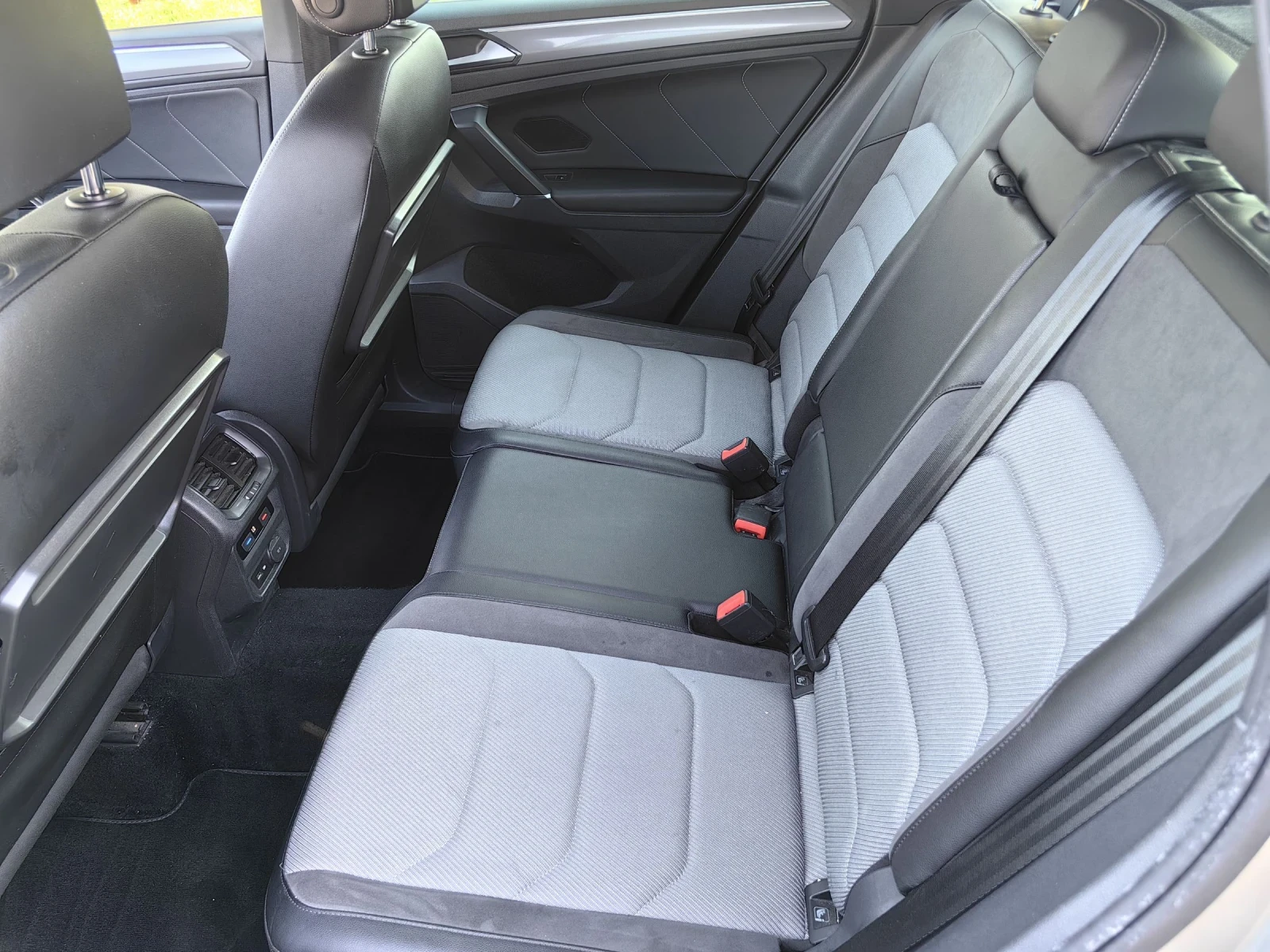 VW Tiguan 2.0 150к.с R-line - изображение 6