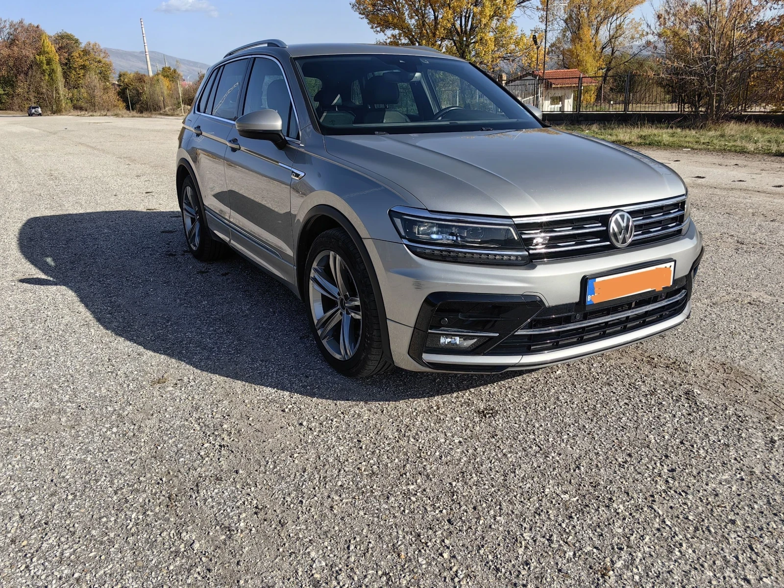 VW Tiguan 2.0 150к.с R-line - изображение 2