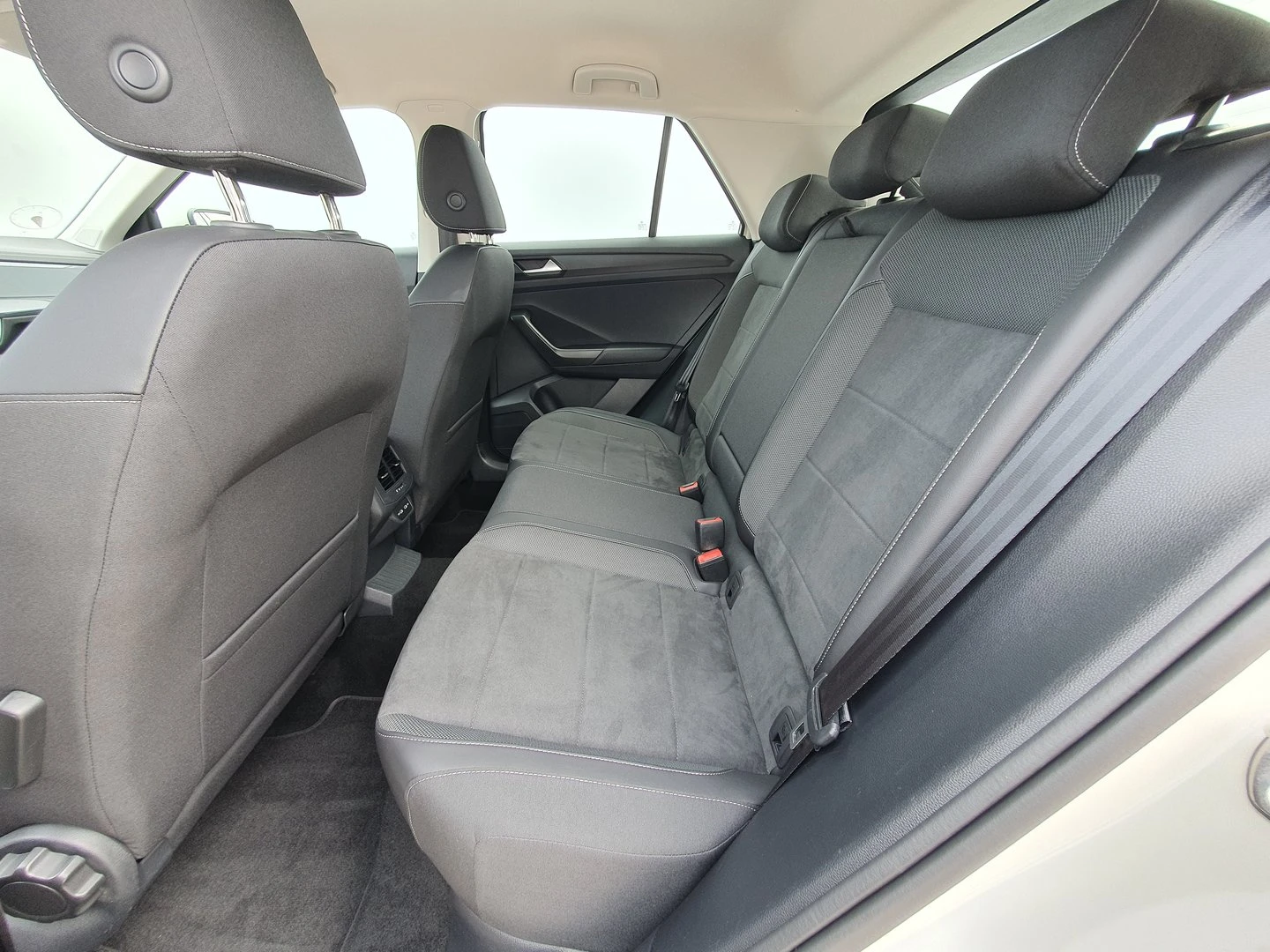 VW T-Roc VW T- Roc Style 1.5 TSI OPF DSG - изображение 5