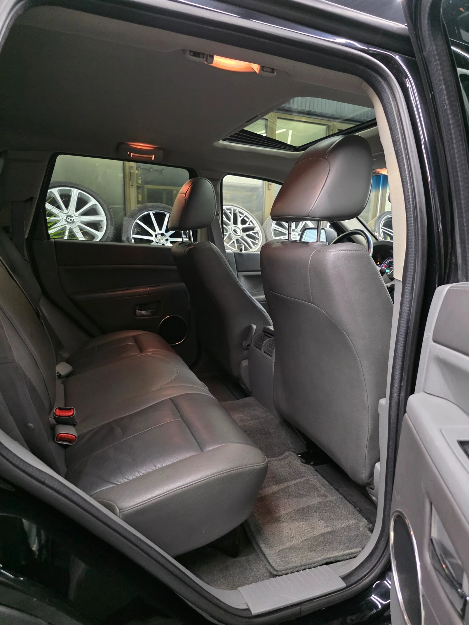 Jeep Grand cherokee SRT 6.1 Hemi Kamera DLS - изображение 10