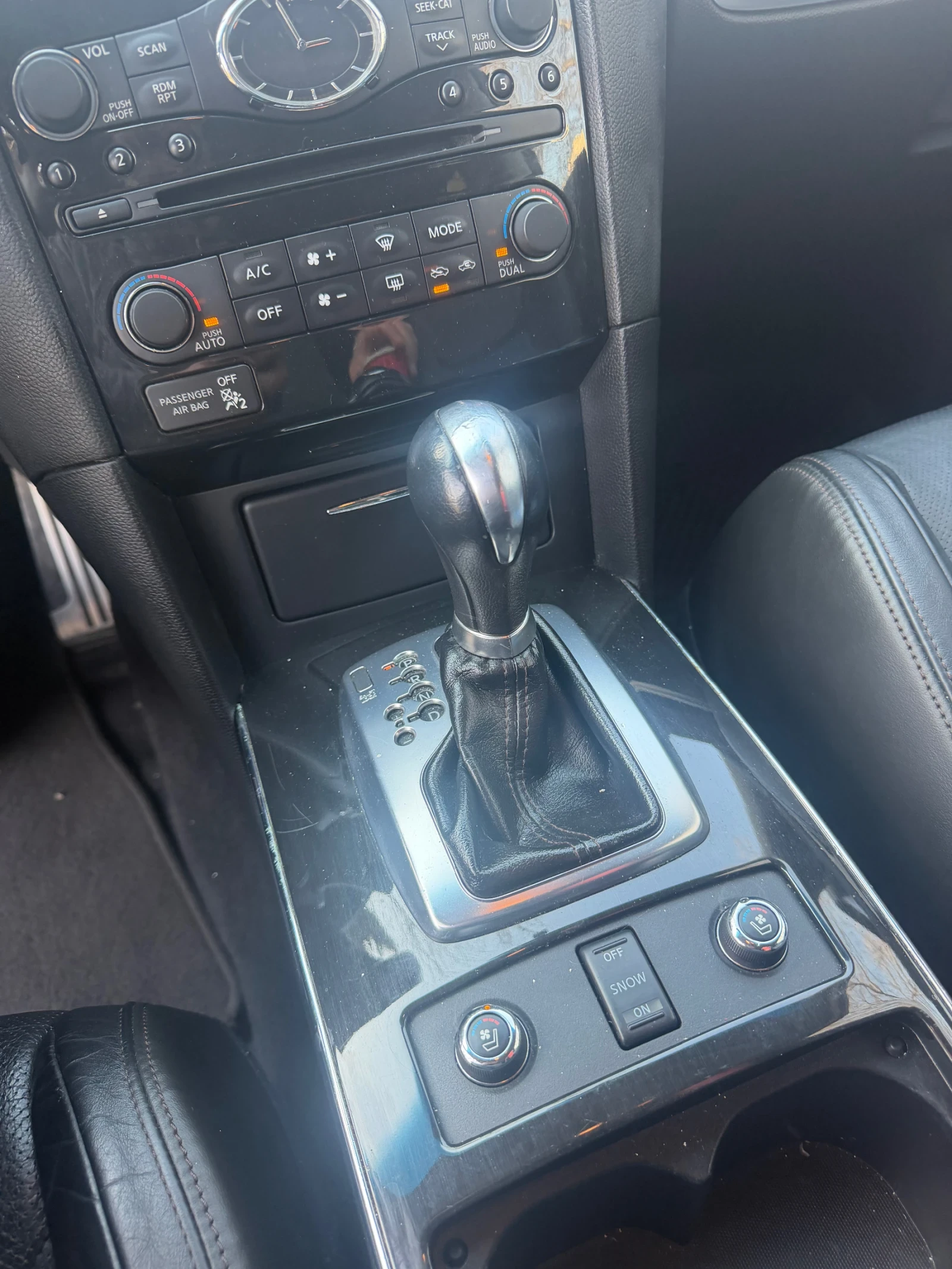 Infiniti Fx 35 Facelift , снимка 8 - Автомобили и джипове - 54195388