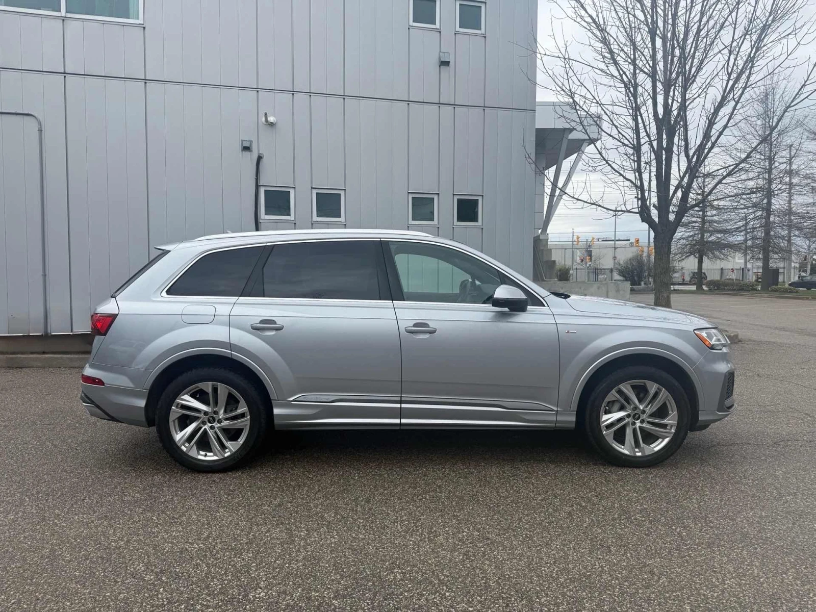 Audi Q7 CARFAX * АВТОКРЕДИТ * ПРОГНОЗНА ЦЕНА ДО БГ, снимка 3 - Автомобили и джипове - 54521264
