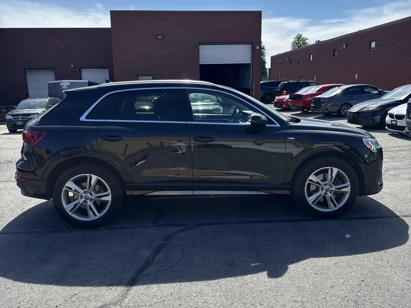 Audi Q3 Progressiv * Keyless * CARFAX * АВТО КРЕДИТ * , снимка 4 - Автомобили и джипове - 54904848