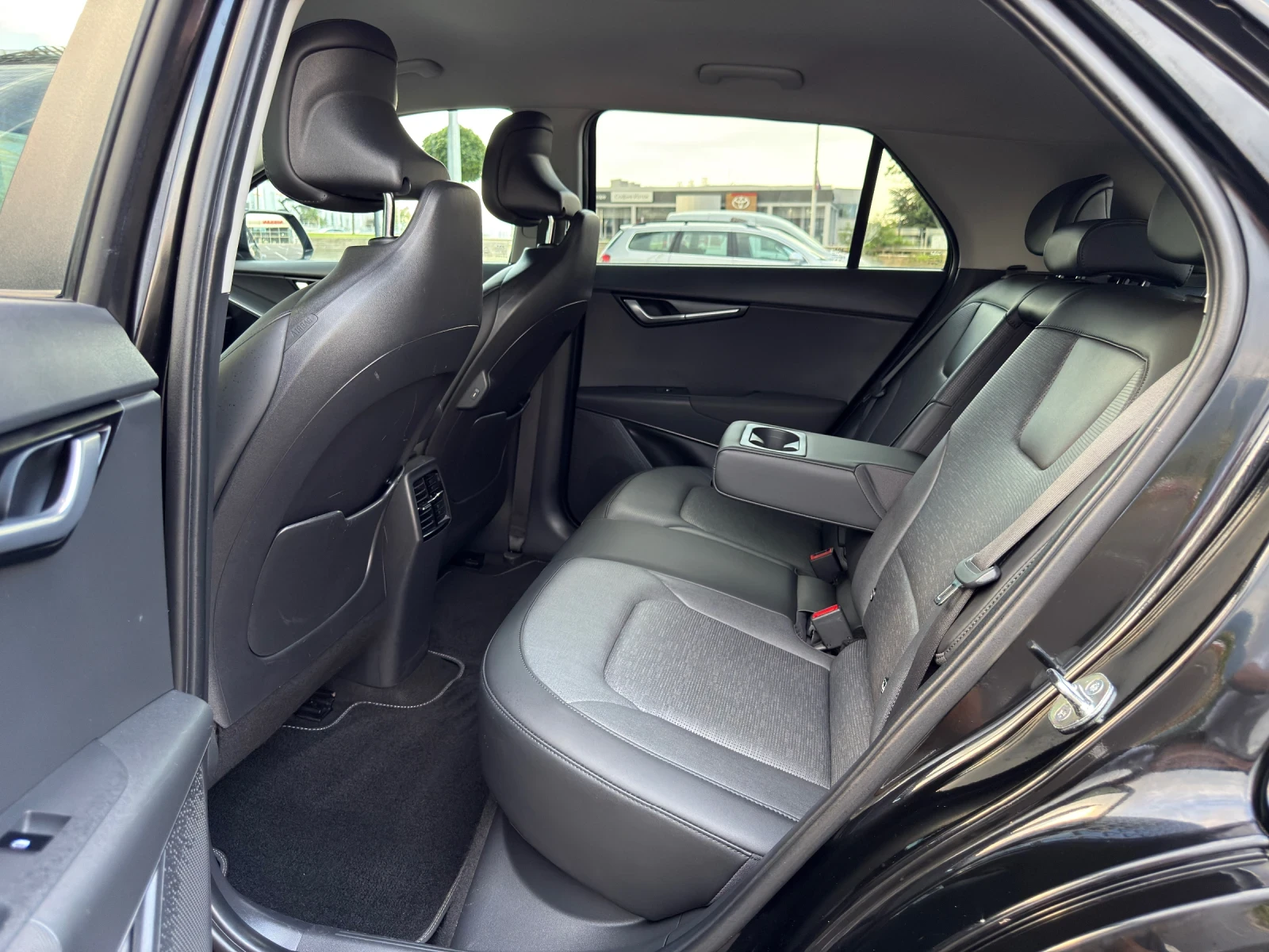 Kia Niro 64.8KWh/SOH100%/ГАРАНЦИЯ ДО 2032Г, снимка 10 - Автомобили и джипове - 55923305