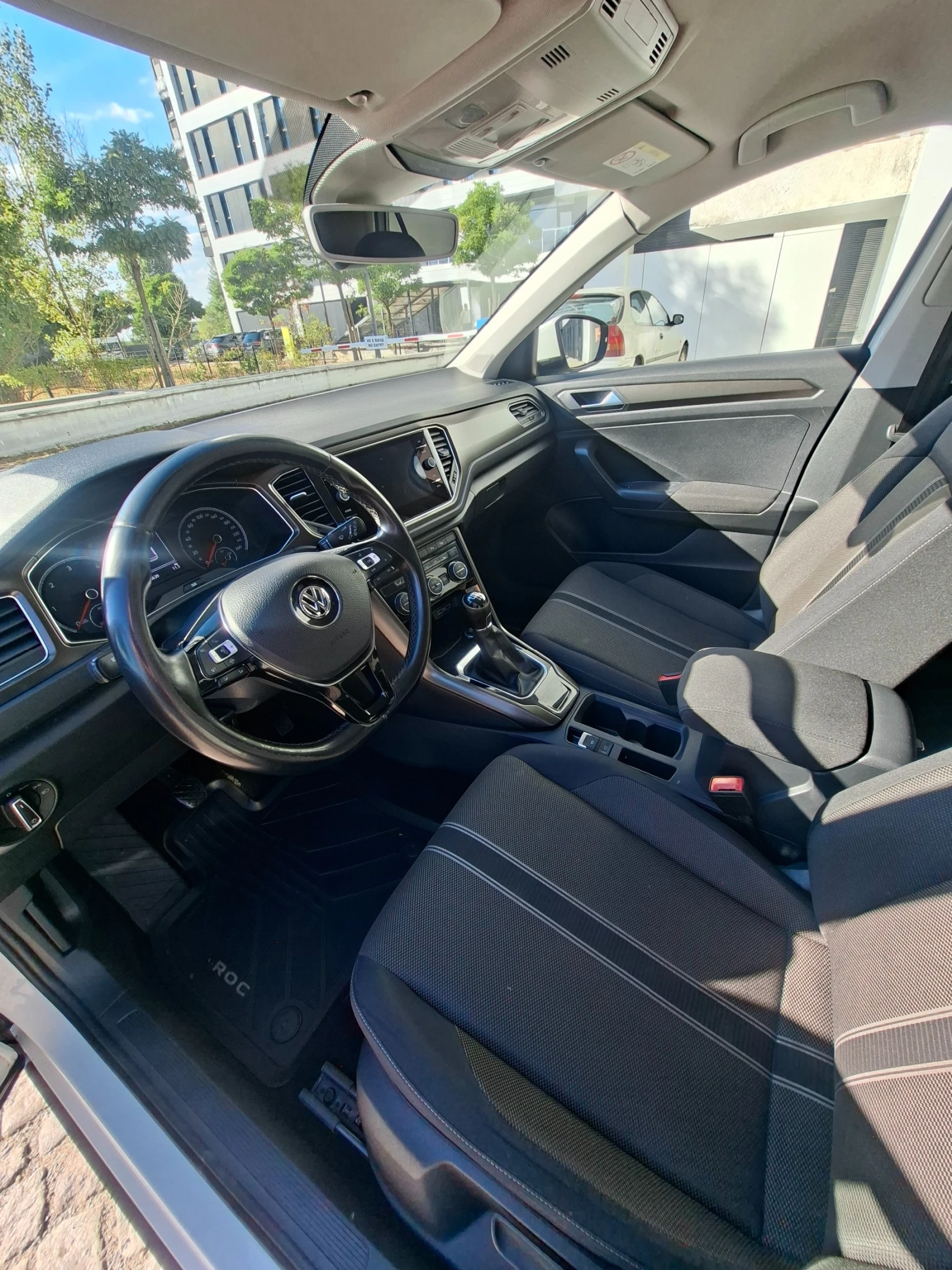 VW T-Roc, снимка 7 - Автомобили и джипове - 56073010