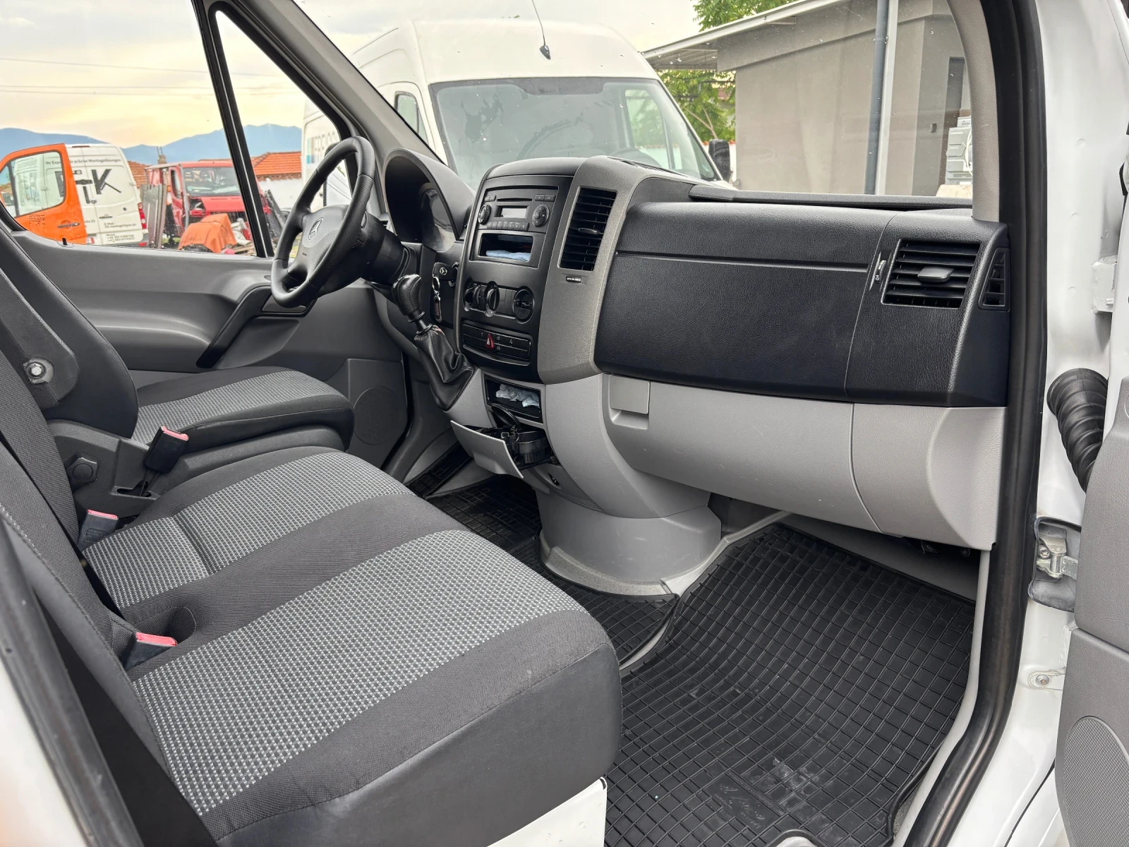 Mercedes-Benz Sprinter 313CDI MAXI EURO5 НАПЪЛНО ОБСЛУЖЕН, снимка 10 - Бусове и автобуси - 54870786