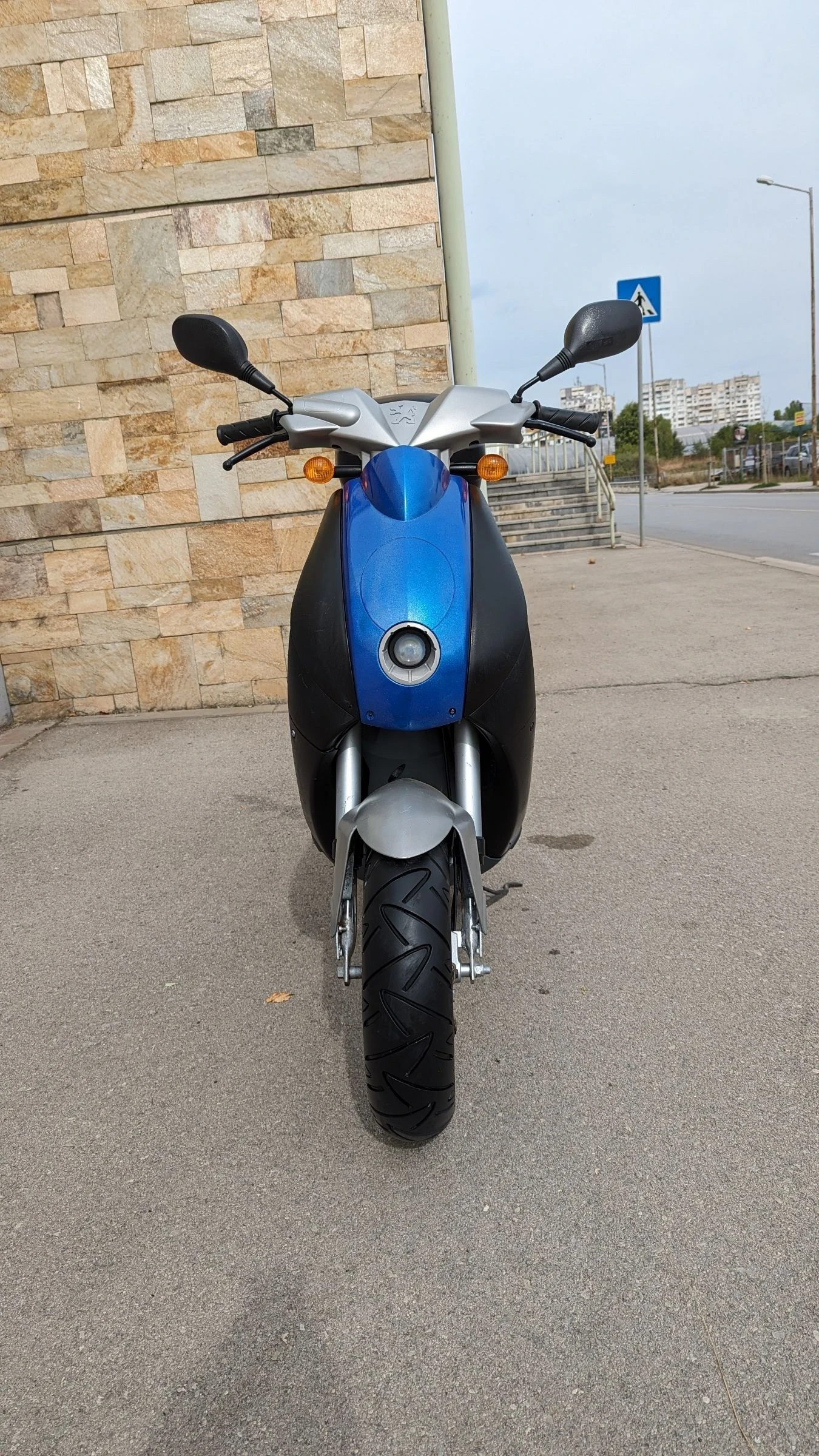 Peugeot Ludix 49cc 2T * РЕГИСТРИРАН* 2007г. - изображение 2