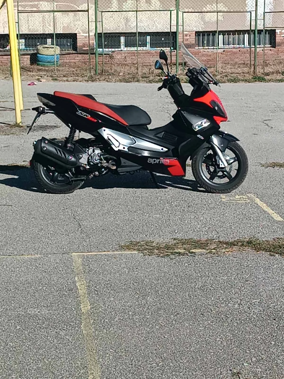 Aprilia Sr SRMAX300, снимка 2 - Мотоциклети и мототехника - 56361825