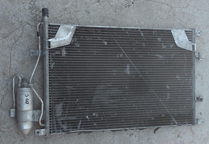 Климатичен радиатор за Volvo S60, снимка 1 - Части - 34015444