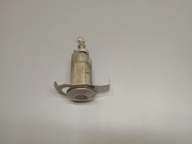 Патрон предна лява врата Мицубиши Колт 1.5д