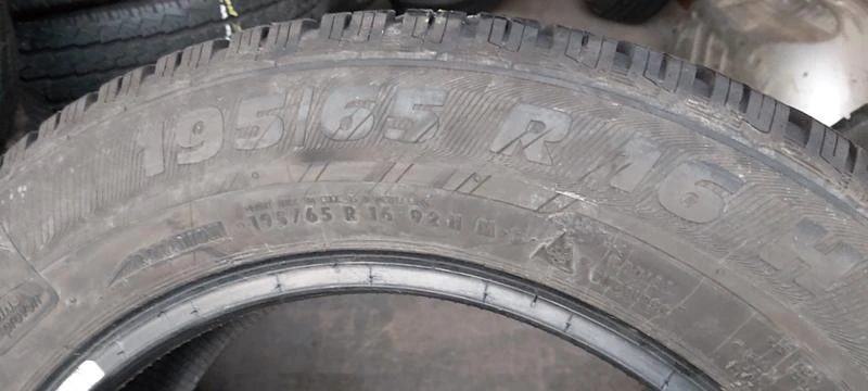 Гуми Зимни 195/65R16, снимка 8 - Гуми и джанти - 31487878