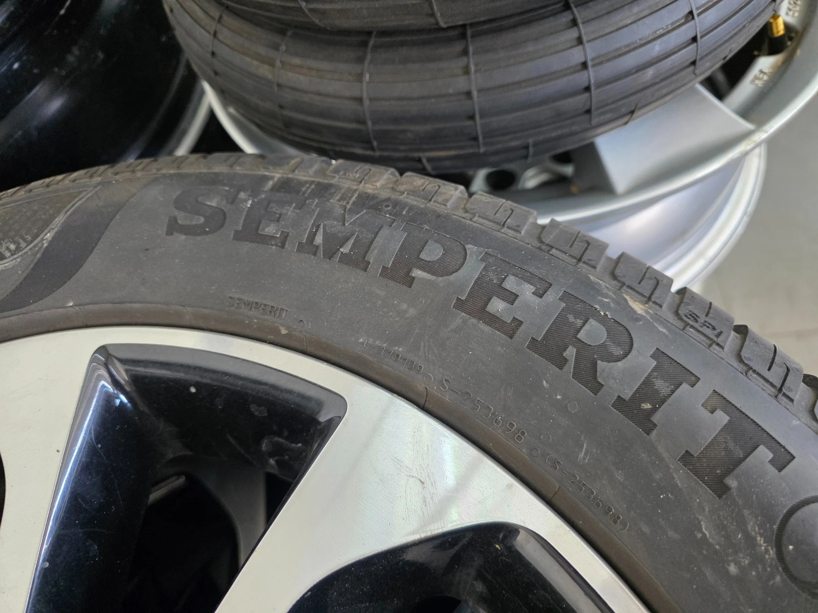 Гуми Летни 215/55R18, снимка 12 - Гуми и джанти - 53966299