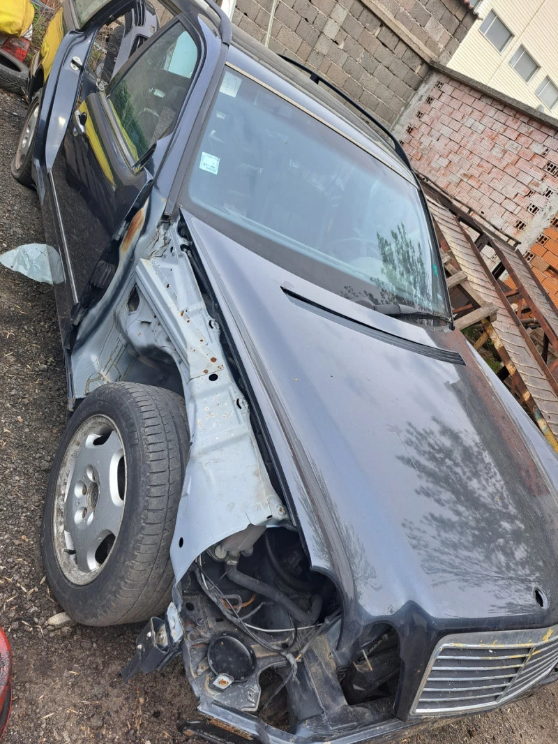 Mercedes-Benz E 300, снимка 2 - Автомобили и джипове - 47172307