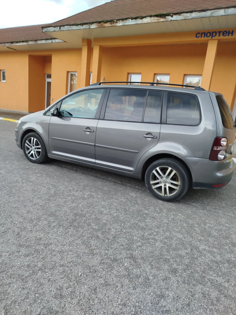 VW Touran 1.9, снимка 9 - Автомобили и джипове - 47304565