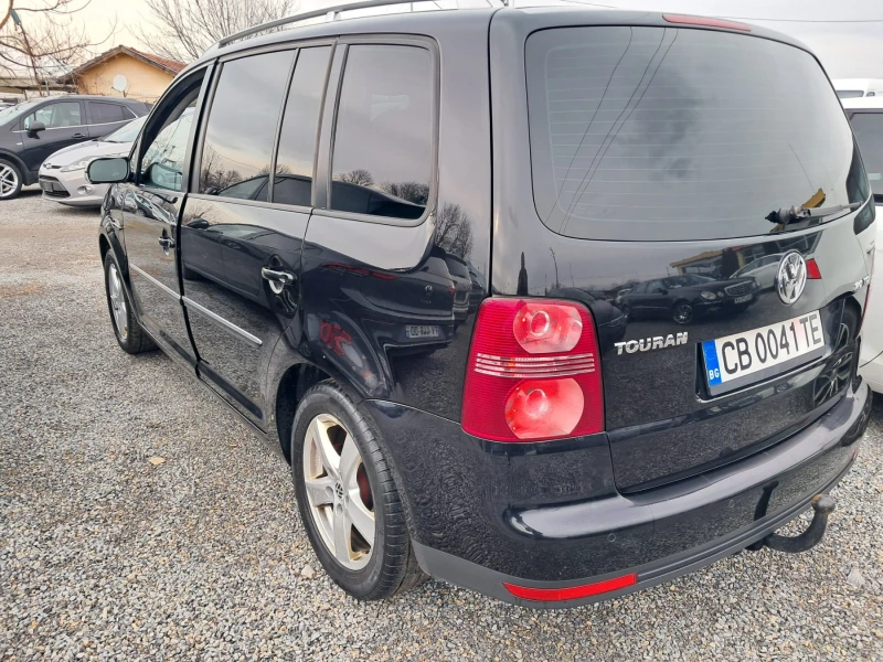 VW Touran 2.0 DSG, снимка 5 - Автомобили и джипове - 48586861