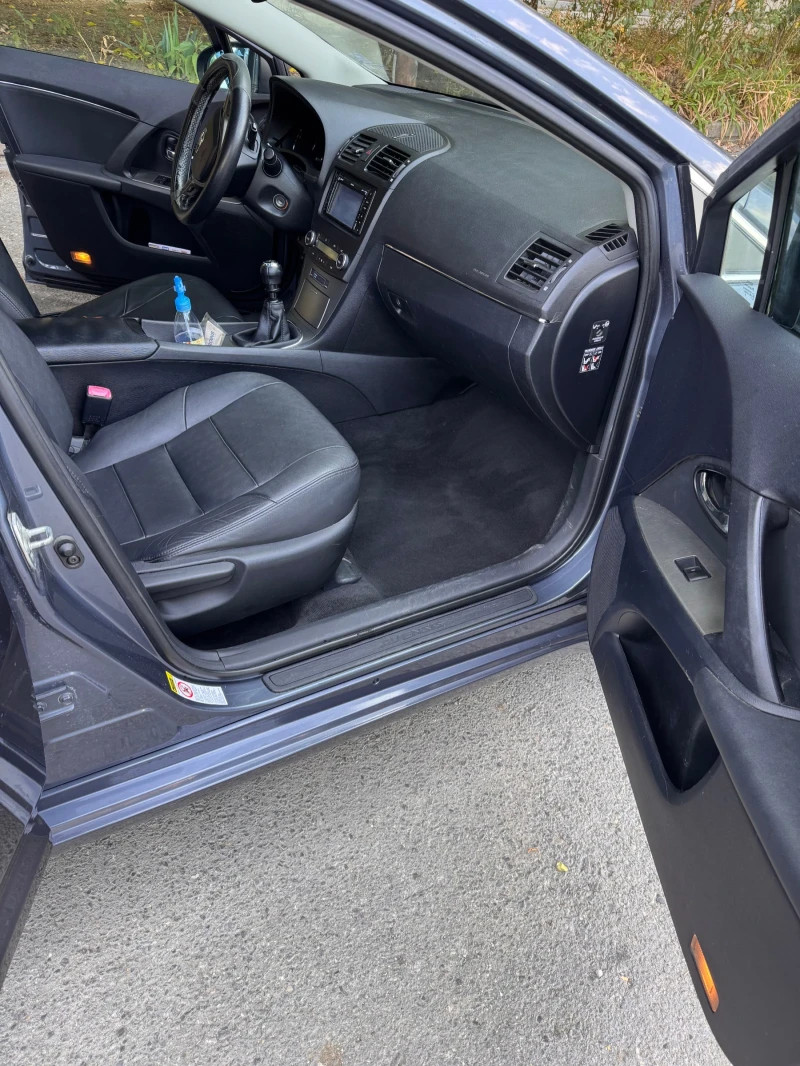 Toyota Avensis, снимка 11 - Автомобили и джипове - 52161788
