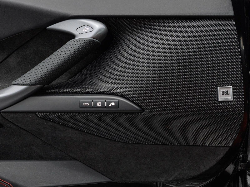 Ferrari 296GTB / CERAMIC/ CARBON/ LIFT/ JBL/ CAMERA/, снимка 9 - Автомобили и джипове - 52232563