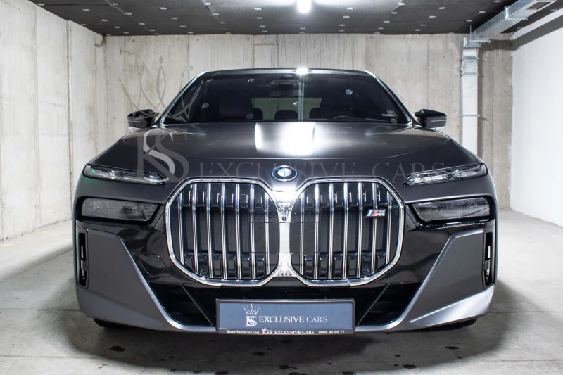BMW 760 e* M-SPORT* TV* B & WI* SKY LOUNGE* EXECUTIVE LOUN, снимка 2 - Автомобили и джипове - 52493090