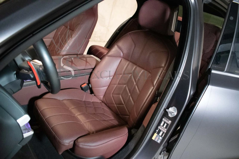 BMW 760 e* M-SPORT* TV* B & WI* SKY LOUNGE* EXECUTIVE LOUN, снимка 8 - Автомобили и джипове - 52493090