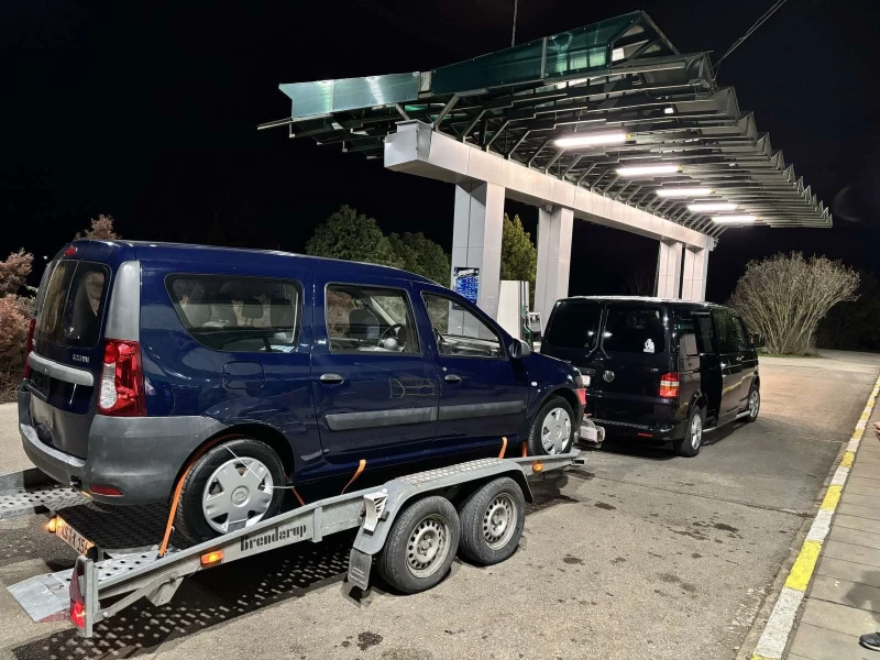 Dacia Logan 1.6, снимка 12 - Автомобили и джипове - 53089225