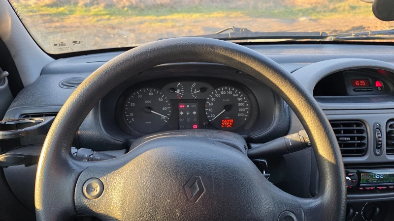 Renault Clio, снимка 12 - Автомобили и джипове - 53093258