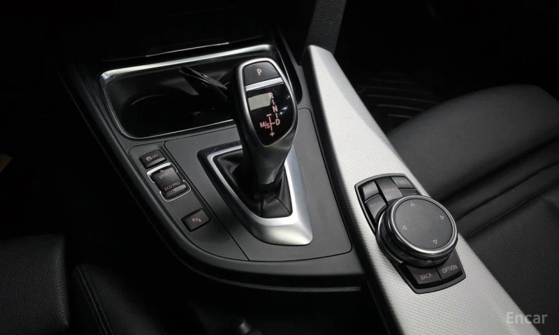 BMW 320, снимка 9 - Автомобили и джипове - 53248944