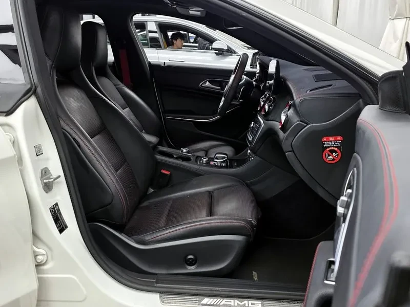Mercedes-Benz CLA 2.5, снимка 11 - Автомобили и джипове - 54287828