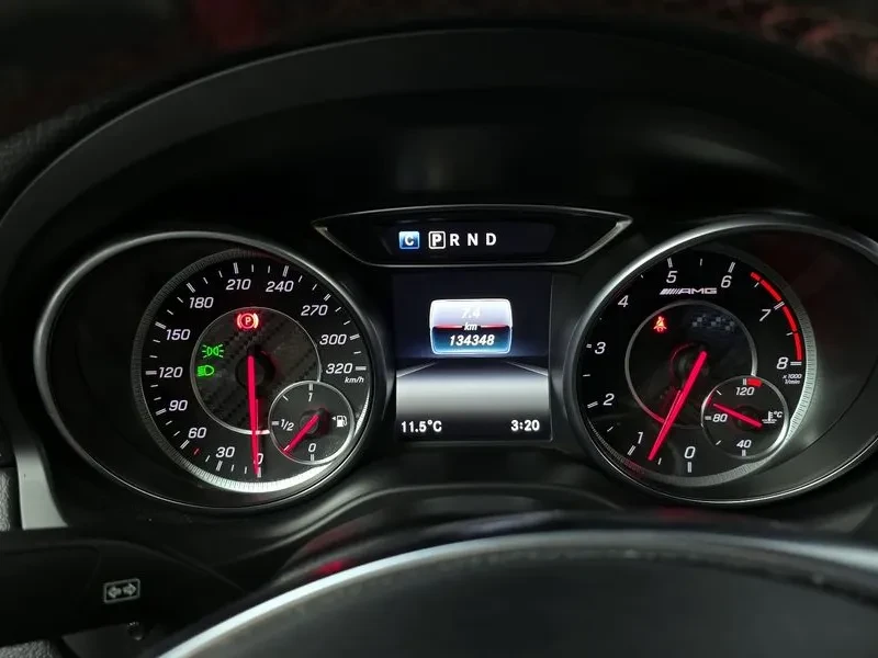 Mercedes-Benz CLA 2.5, снимка 8 - Автомобили и джипове - 54287828