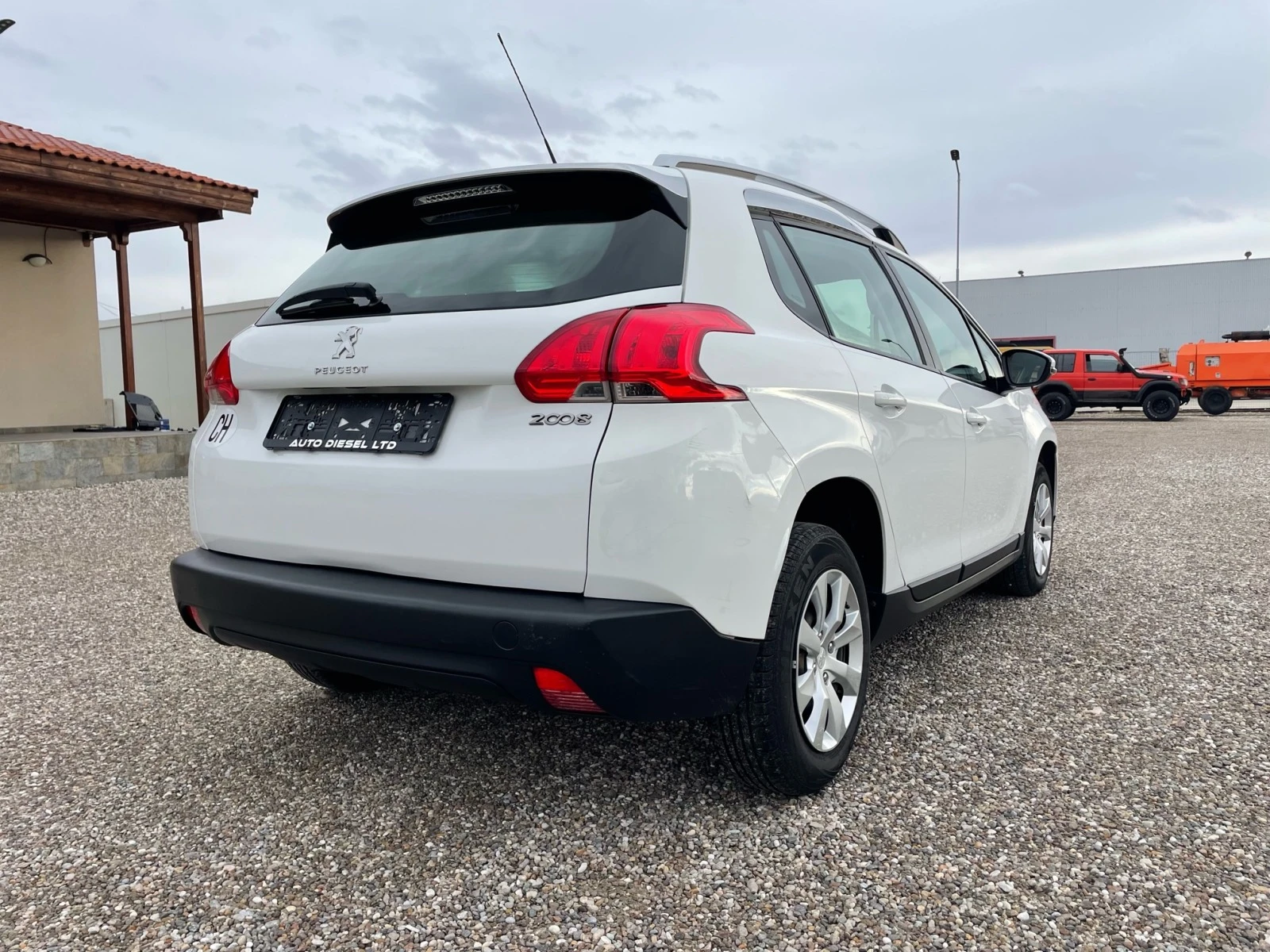 Peugeot 2008 1.2 VTi - изображение 7