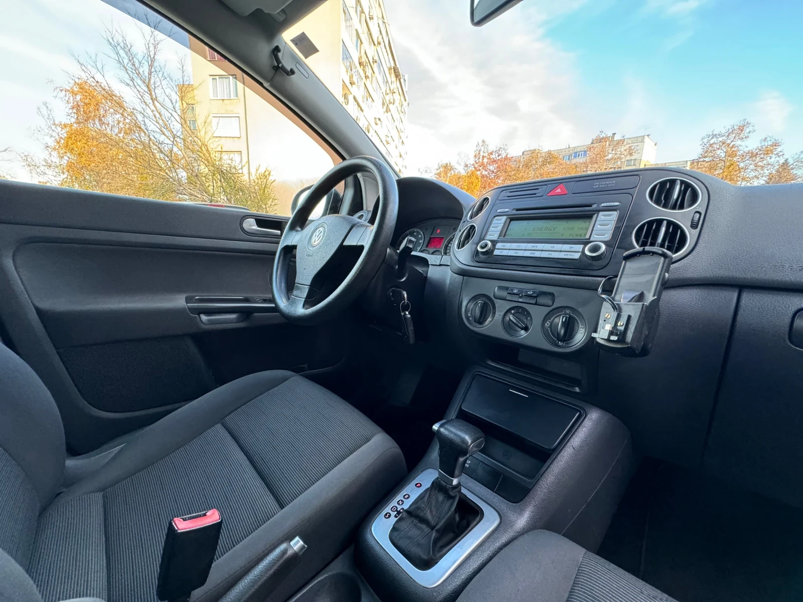 VW Golf Plus 1.6 102к.с. Бензин Автомат - изображение 8