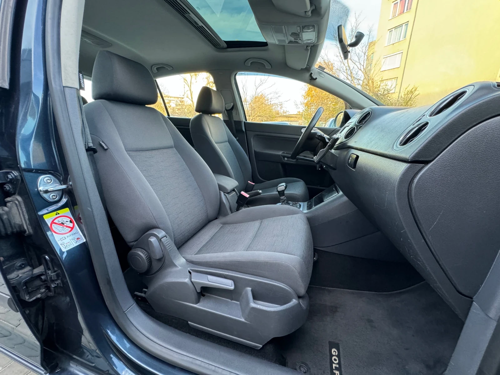 VW Golf Plus 1.6 102к.с. Бензин Автомат - изображение 7