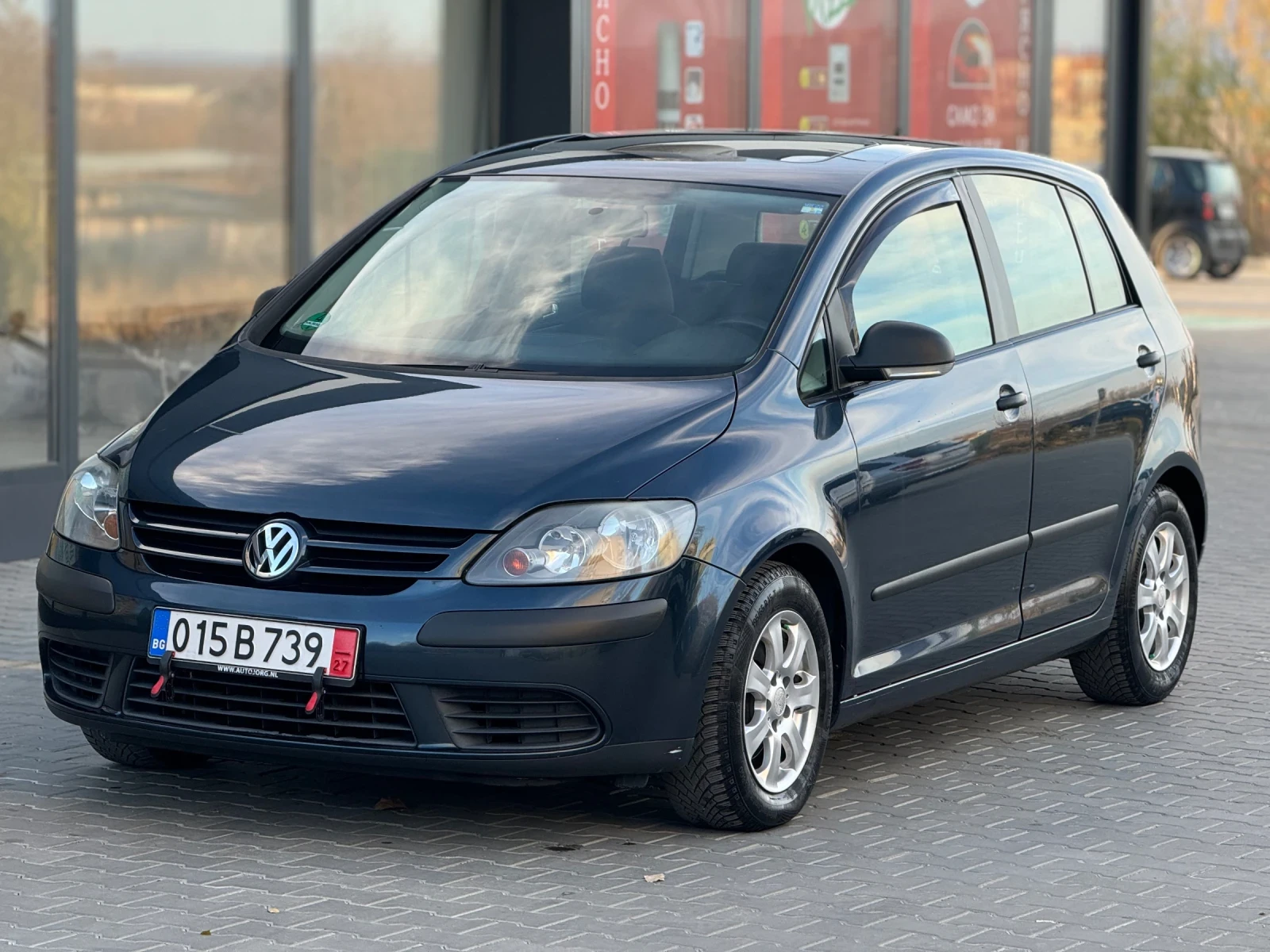 VW Golf Plus 1.6 102к.с. Бензин Автомат - изображение 2