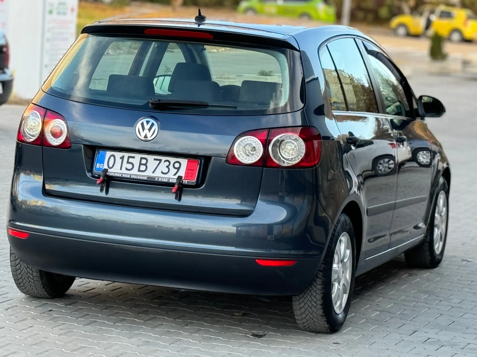 VW Golf Plus 1.6 102к.с. Бензин Автомат - изображение 5