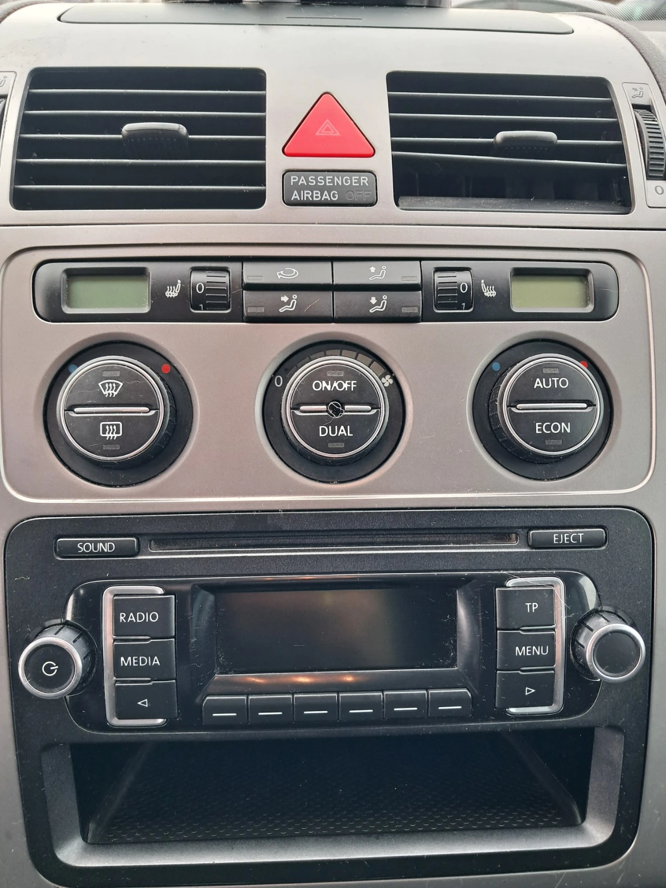 VW Touran 2.0 DSG | Mobile.bg — изображение 11