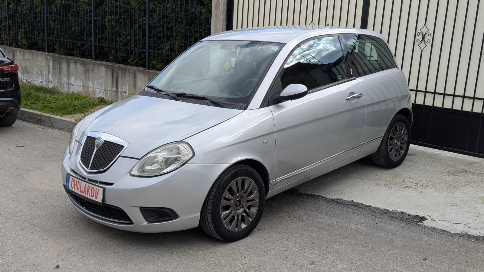Lancia Ypsilon 1.2 ГАЗ - изображение 3