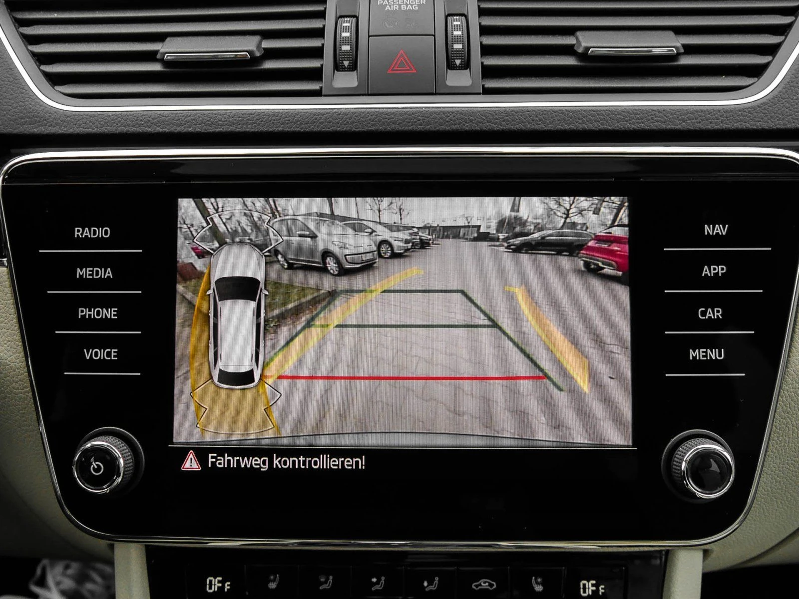 Skoda Superb 2.0TDI L&K DSG Matrix PANO Kam ОБДУХ KeyGO #iCarbg - изображение 6