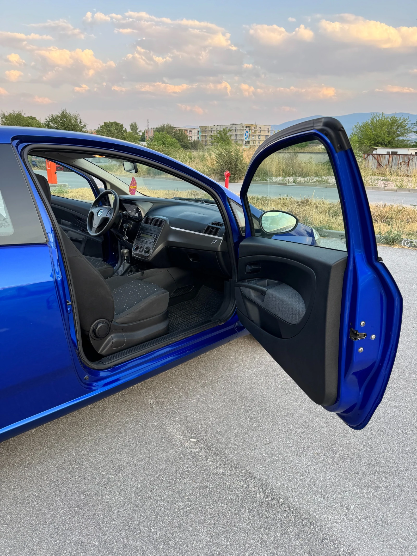 Fiat Punto 1.4i 150 000км - изображение 8