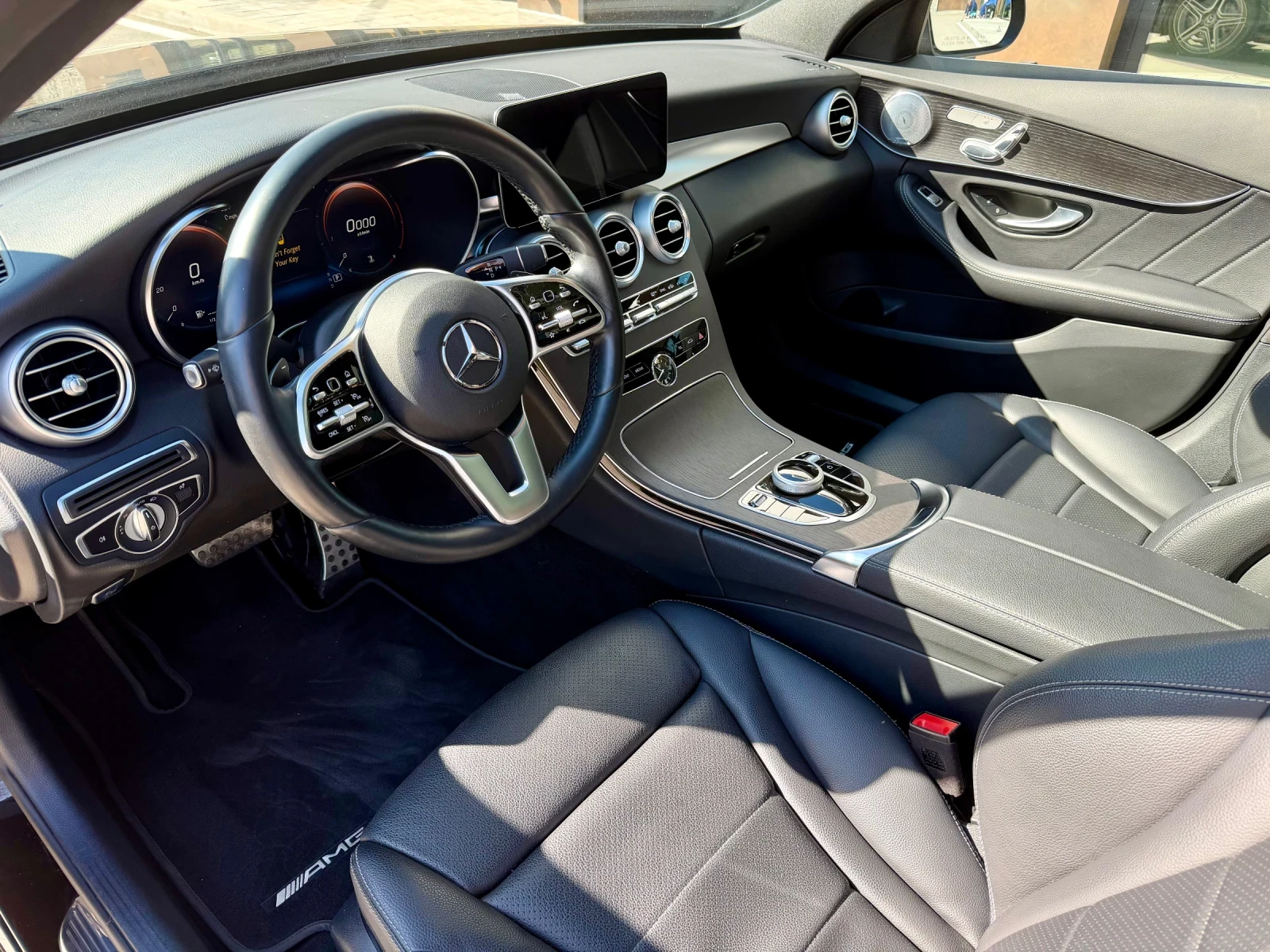 Mercedes-Benz C 300 4 Matic, AMG пакет, Burmester, технотест, снимка 7 - Автомобили и джипове - 53542696