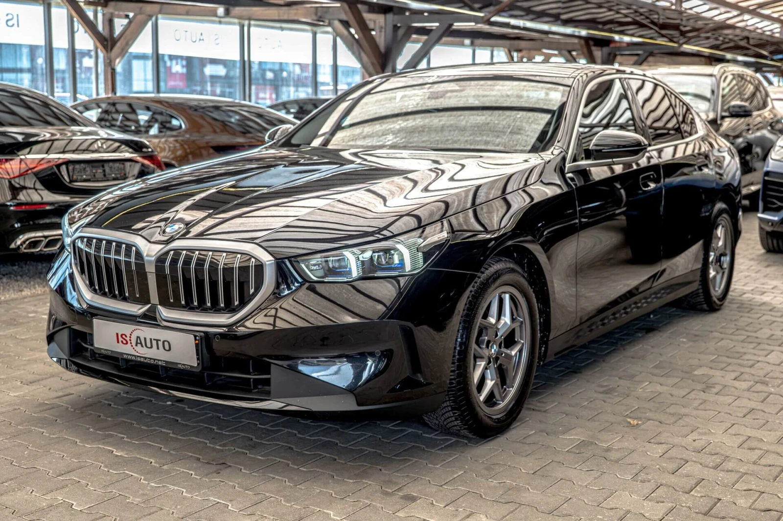 BMW 520 i/Ambient/Virtual/Active Guard/Adaptive Led/Pedest, снимка 3 - Автомобили и джипове - 54344699