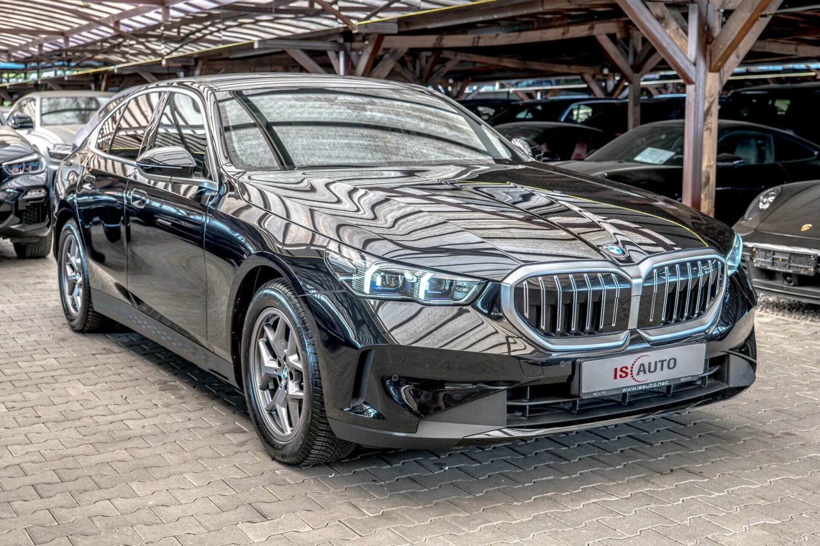 BMW 520 i/Ambient/Virtual/Active Guard/Adaptive Led/Pedest, снимка 2 - Автомобили и джипове - 54344699
