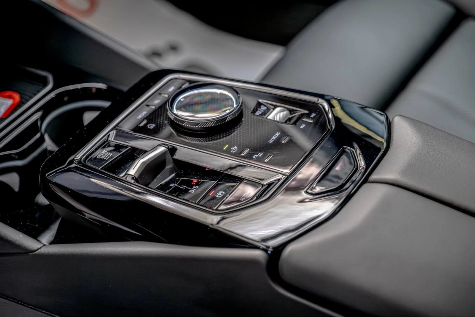 BMW 520 i/Ambient/Virtual/Active Guard/Adaptive Led/Pedest, снимка 9 - Автомобили и джипове - 54344699